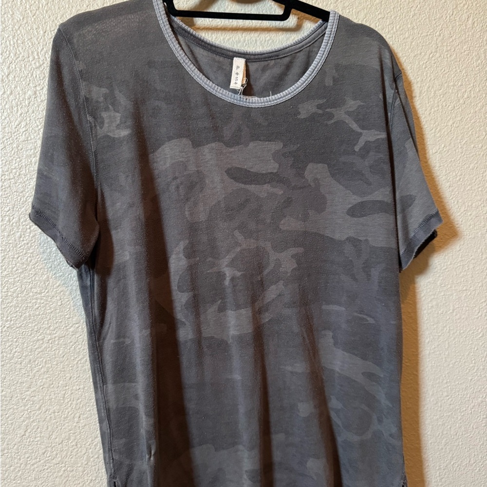 Free People Gray Camo Short Sleeve Tee
